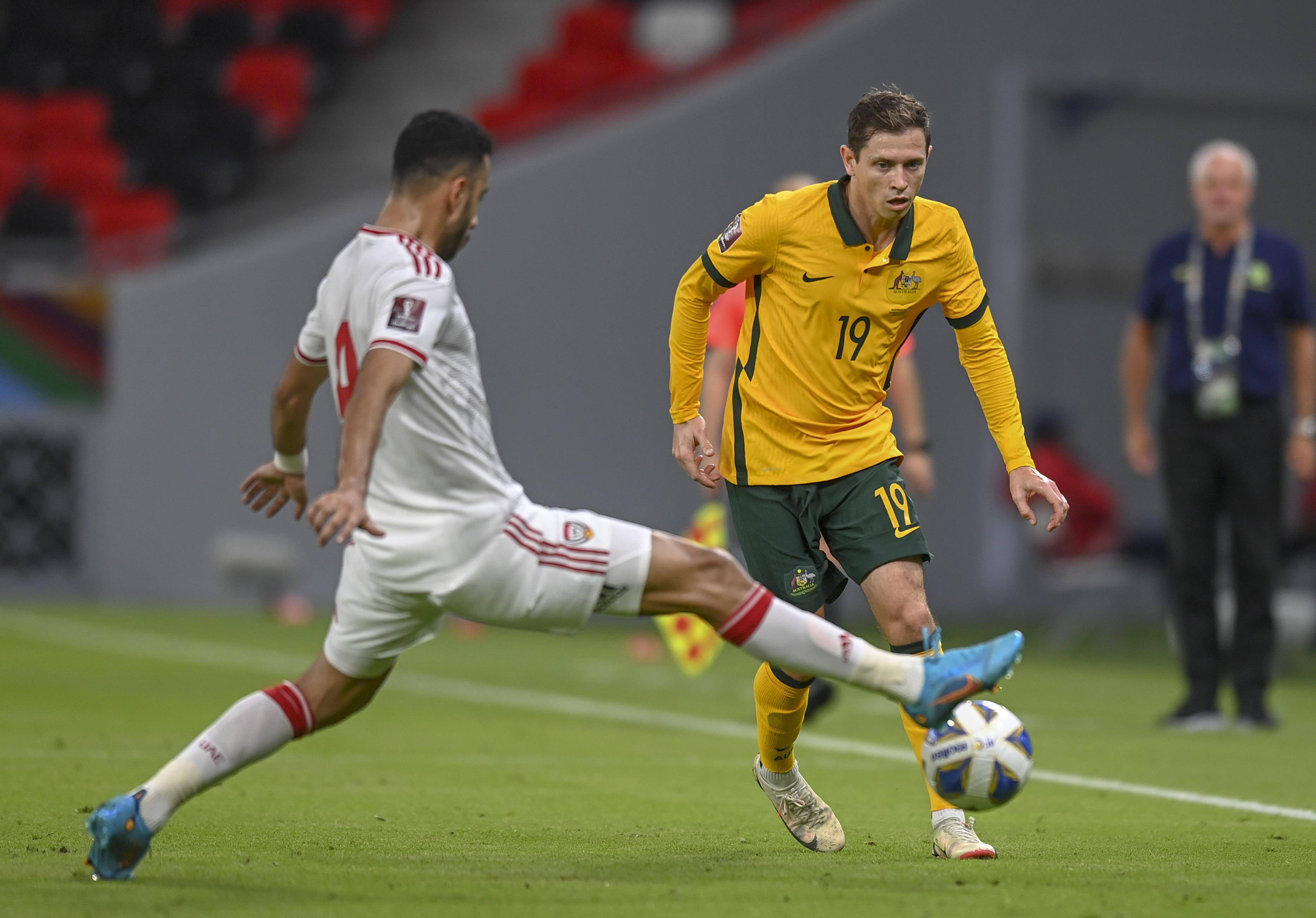 包含澳大利亚国家队客场遭遇惨败失去领先地位的词条