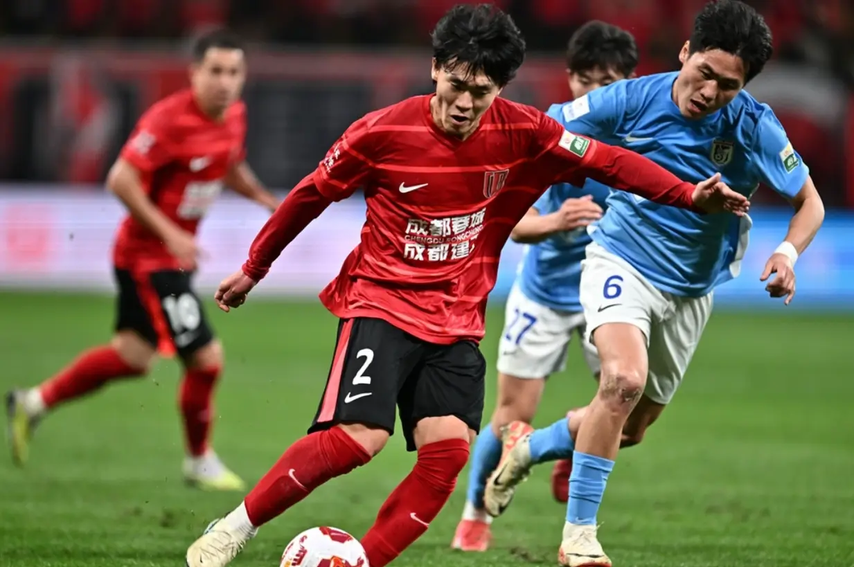 黑白直播免费体育直播-大连一方客场惜败，仍处稳中求胜的简单介绍