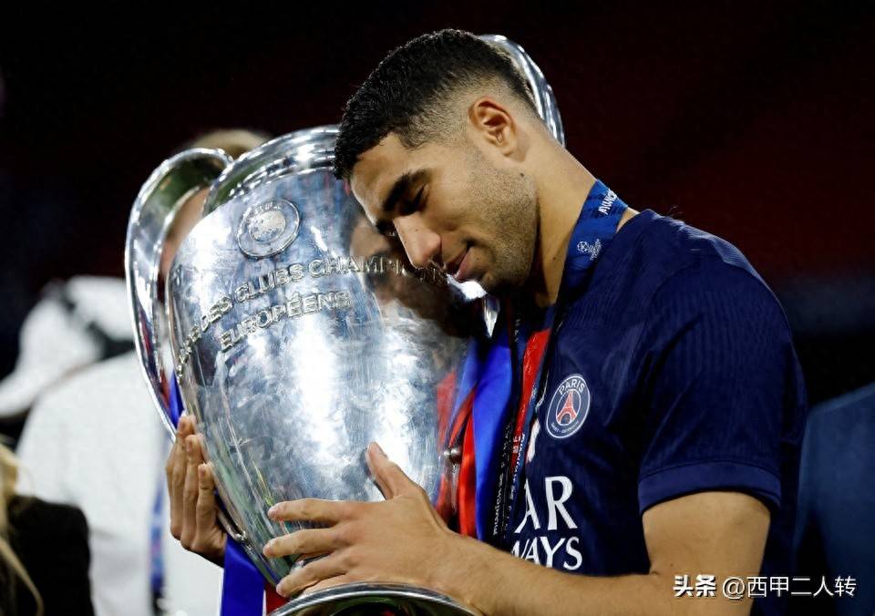 包含巴黎圣日耳曼夺得冠军联赛冠军马内成赛季最佳射手的词条