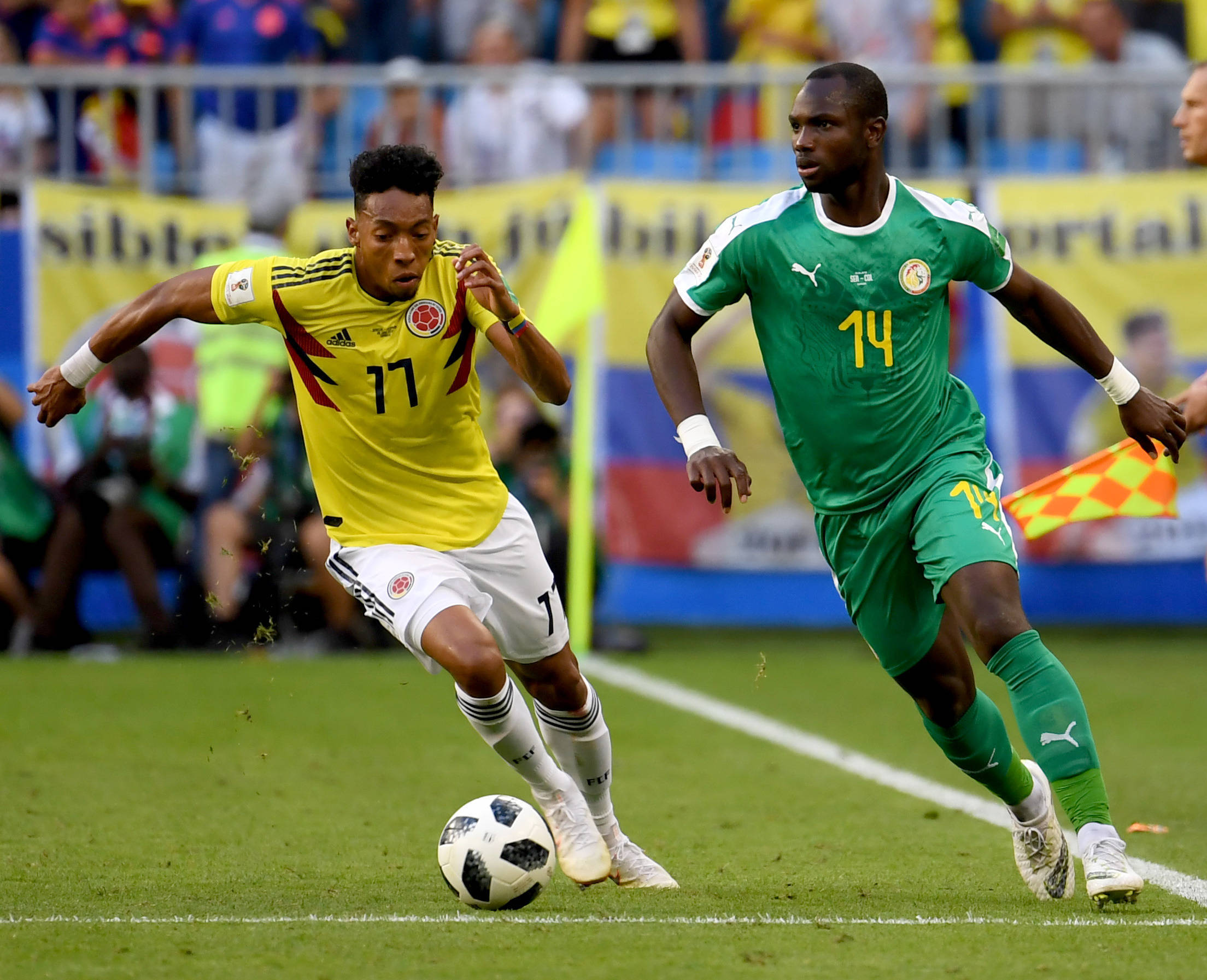 足球比赛中的精彩瞬间再次上演 足球比赛中的精彩瞬间再次上演