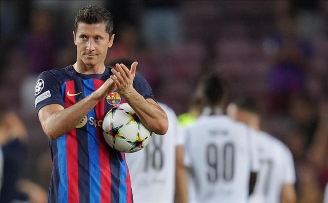 黑白直播在线观看nba-巴塞罗那大胜，莱万多夫斯基表现出色