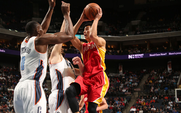 黑白直播在线观看-火箭大胜山猫，总分大比分取胜