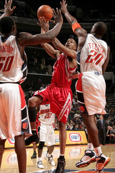 火箭大胜山猫，总分大比分取胜