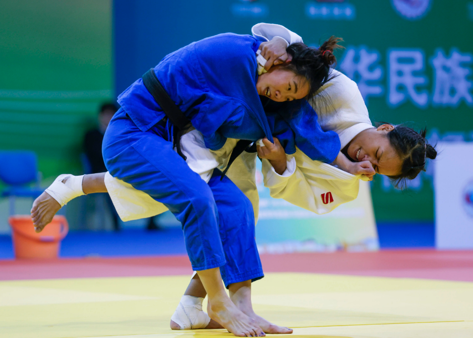 黑白直播nba在线观看-柔道选手实现夺金梦想，创造历史佳绩的简单介绍