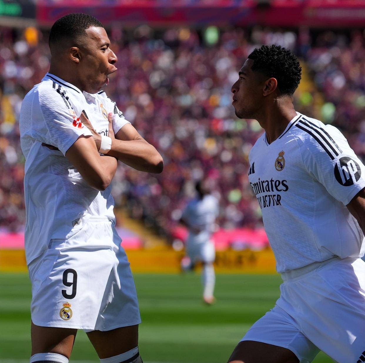 关于西班牙险胜切尔西，梅西扑点救主中超的信息