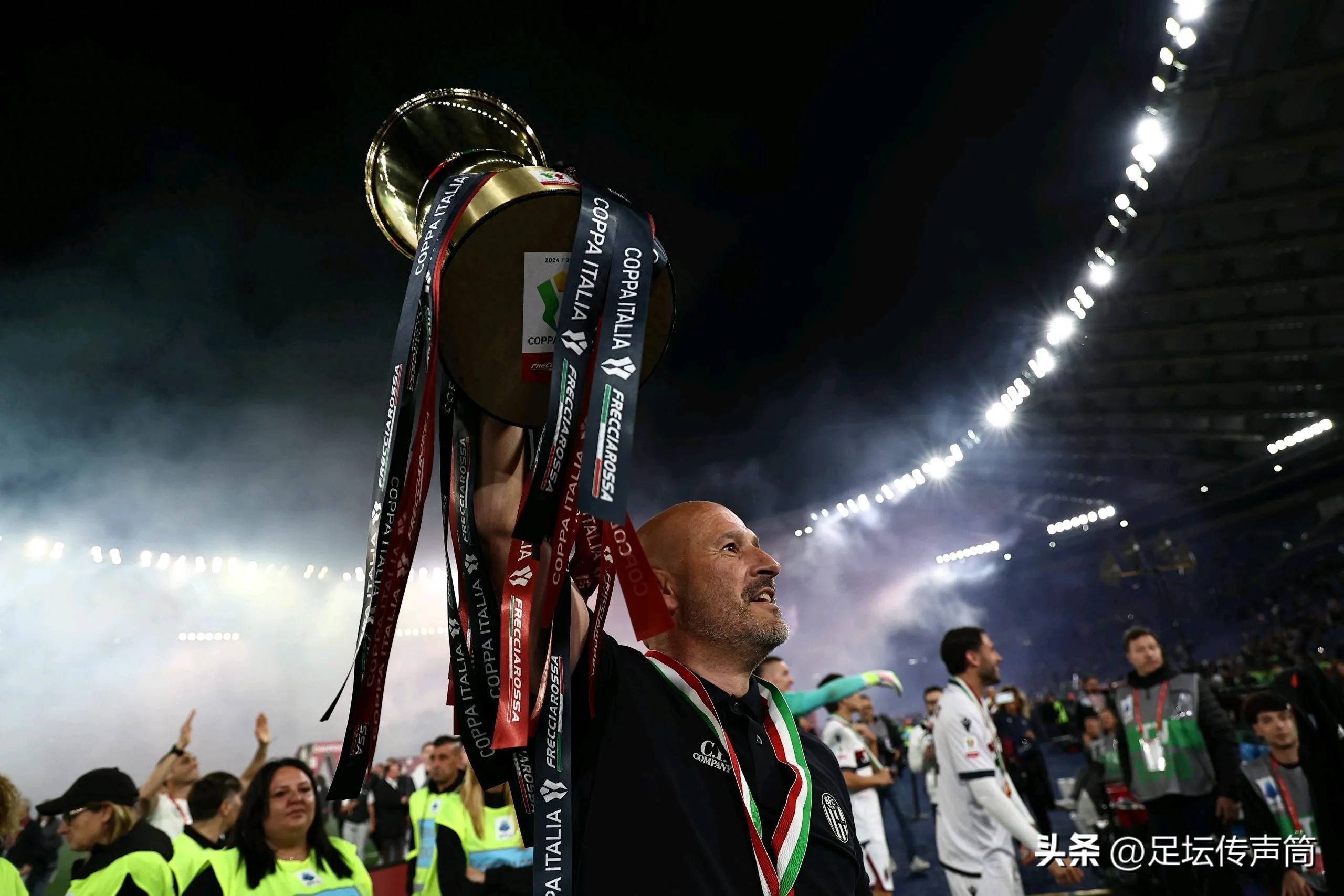 黑白直播体育-意甲球队前锋获得联赛月最佳球员奖