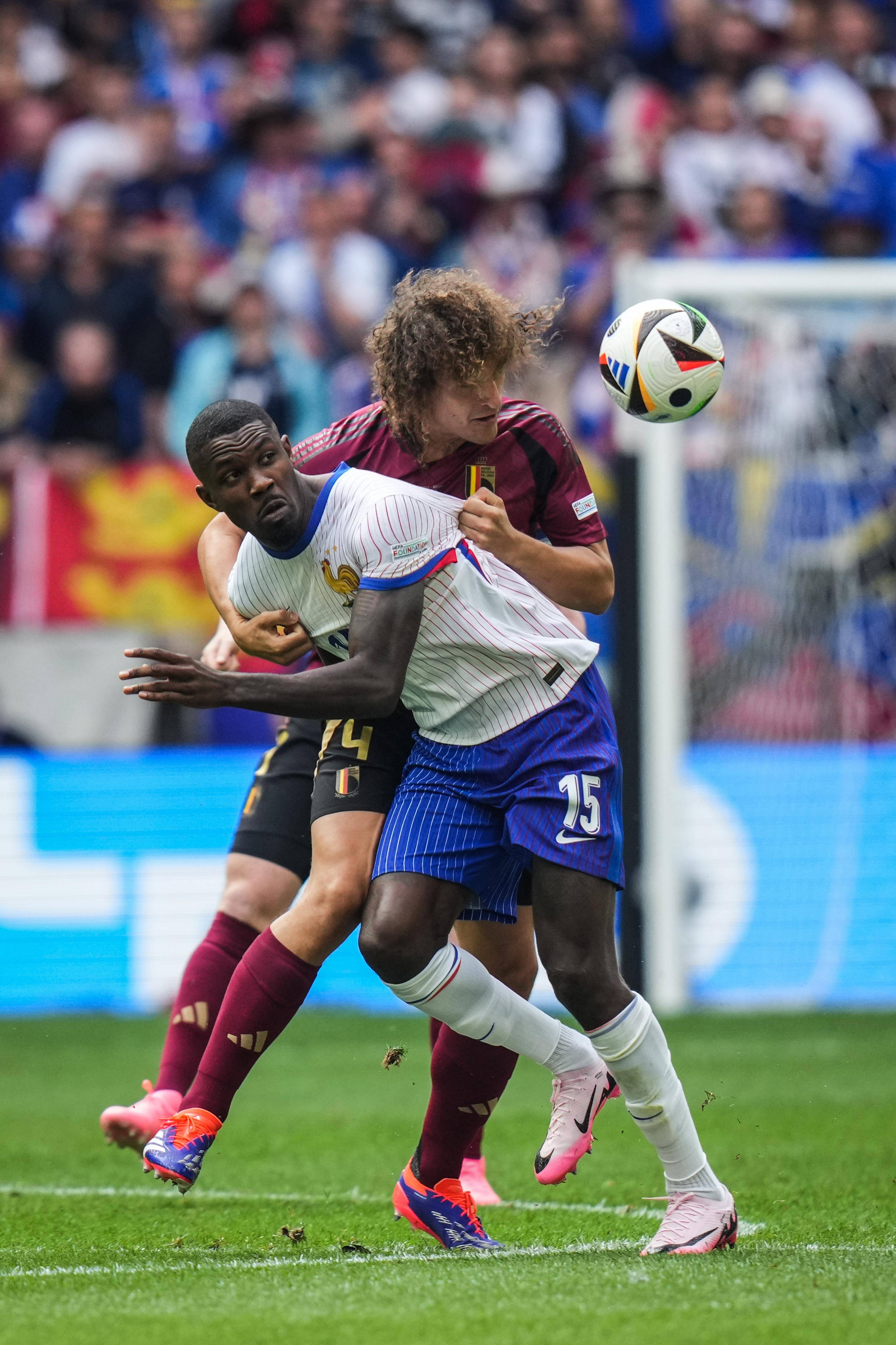 黑白直播nba在线观看-激烈比拼，欧洲顶尖球队实力对决！