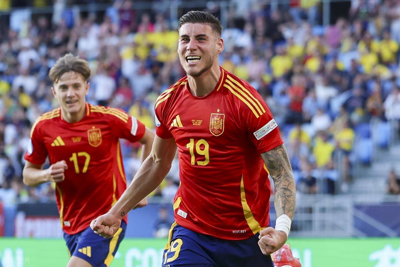 关于西班牙胜终逆袭瑞士，荷兰力克乌克兰晋级的信息