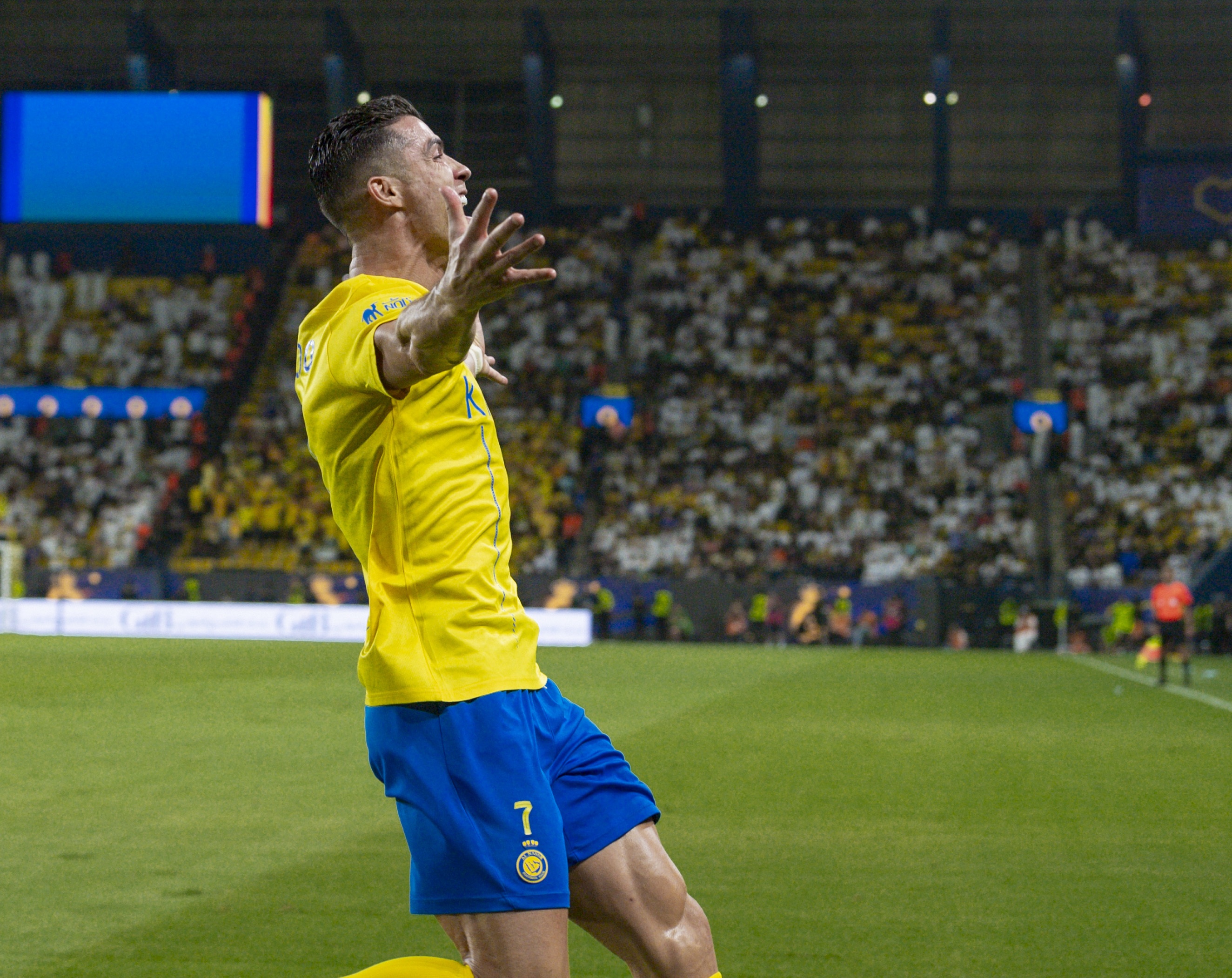 黑白直播nba在线观看-关于AC米兰轻取阿根廷，C罗逆转建功中超的信息