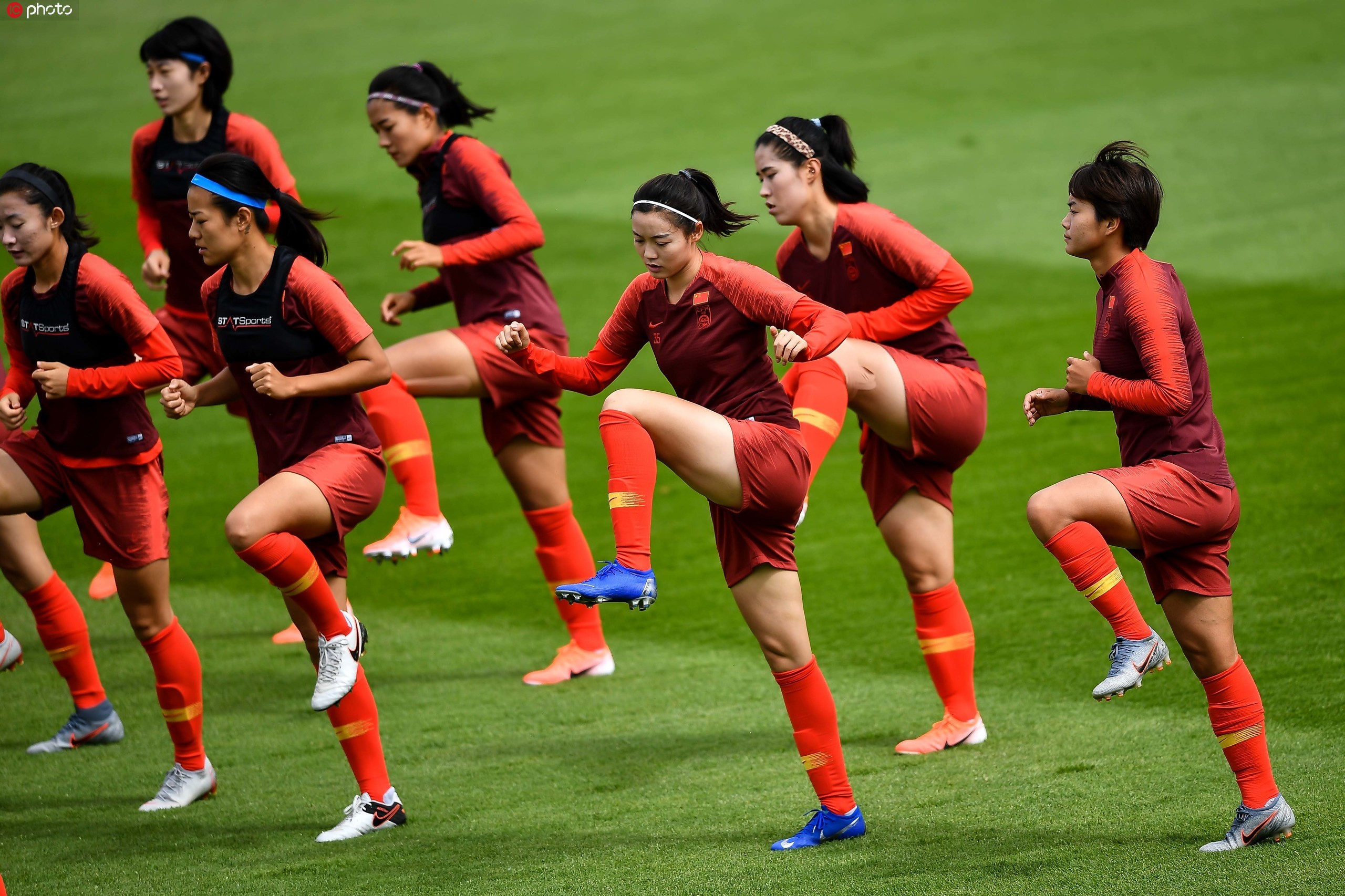 黑白直播网-意大利队勇夺女足比赛冲刺冠军荣誉