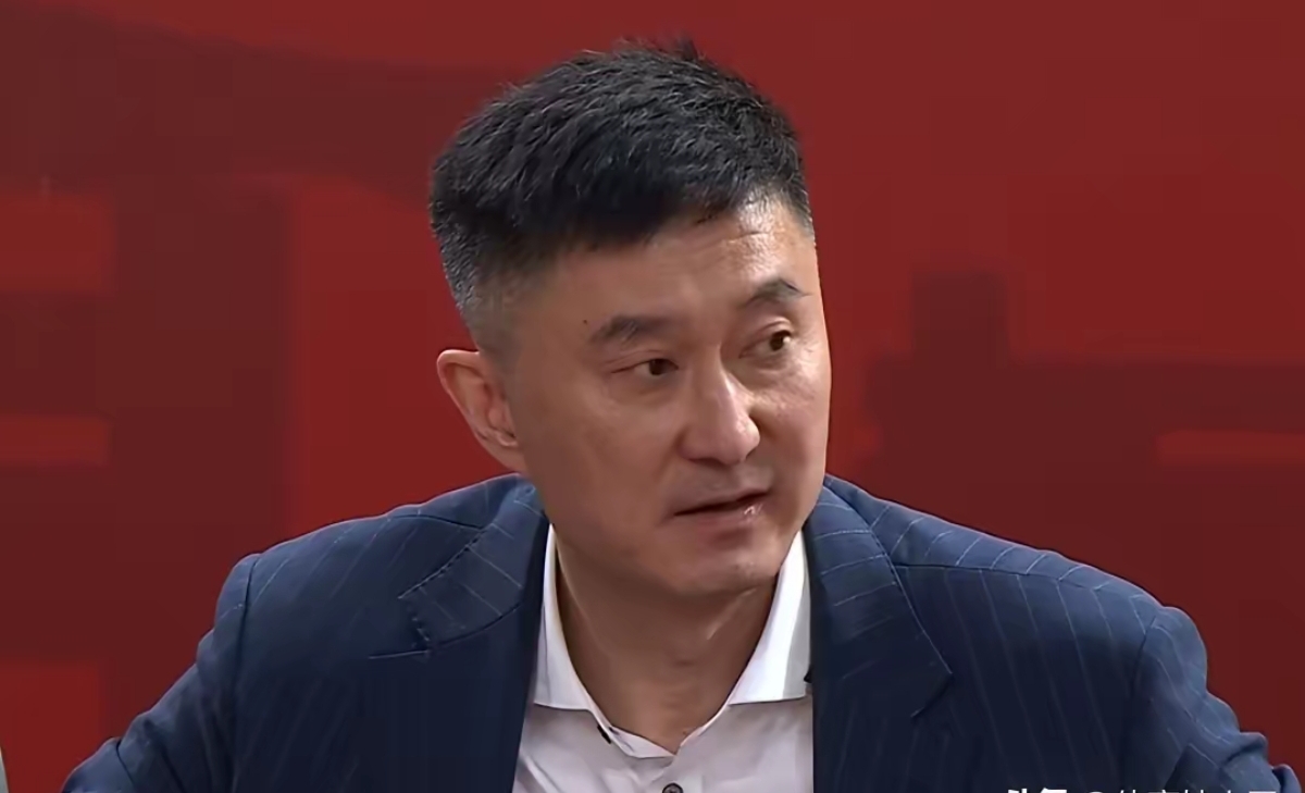 黑白直播在线观看nba-广东继续领跑山西，周鹏助攻外线稳定得分