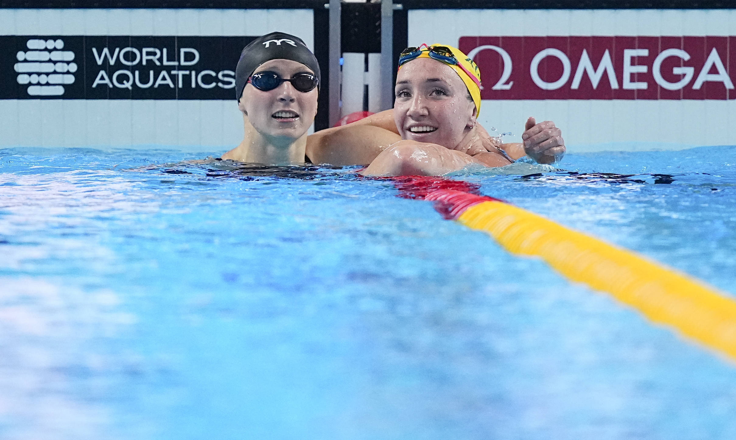 游泳女子米自由泳比赛瑞士选手夺冠