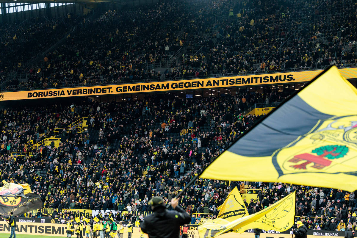 黑白直播nba-包含沃尔夫斯堡客场取胜多特蒙德，实现意外胜利的词条