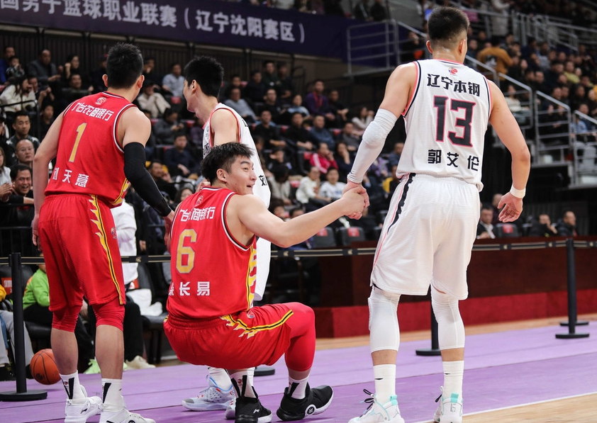 黑白直播nba在线观看-辽宁九嶷队员精彩表现，帮助球队夺得胜利