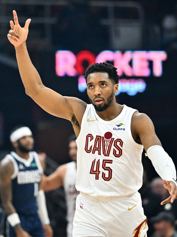 独行侠战胜骑士,取得胜利 独行侠战胜骑士,取得胜利