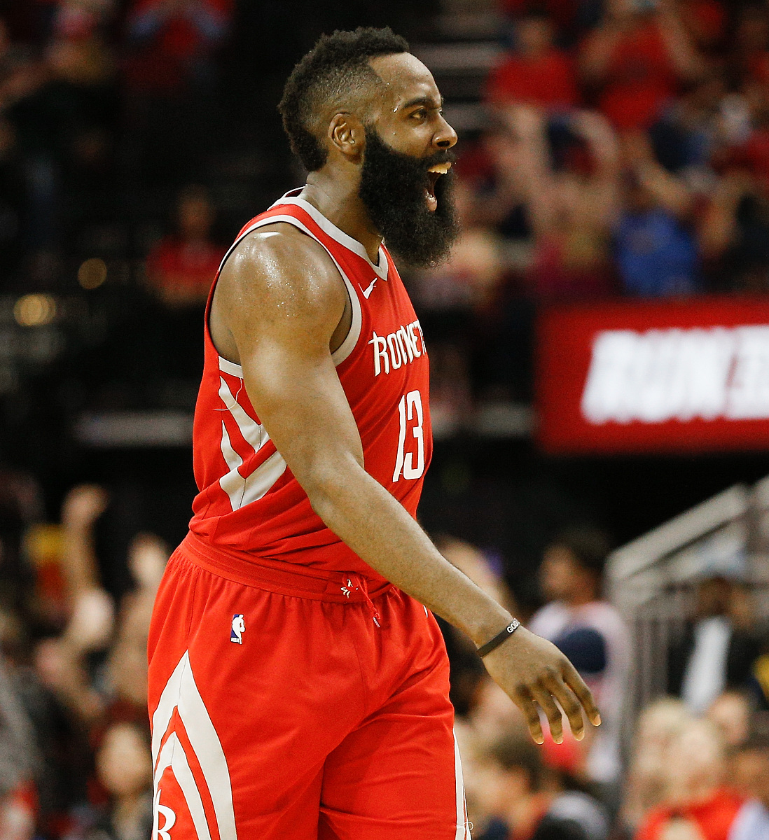 快船迎战老鹰，双方实力相当