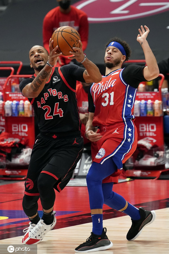 黄蜂客场不敌猛龙,吞下两连败 黄蜂客场不敌猛龙,吞下两连败