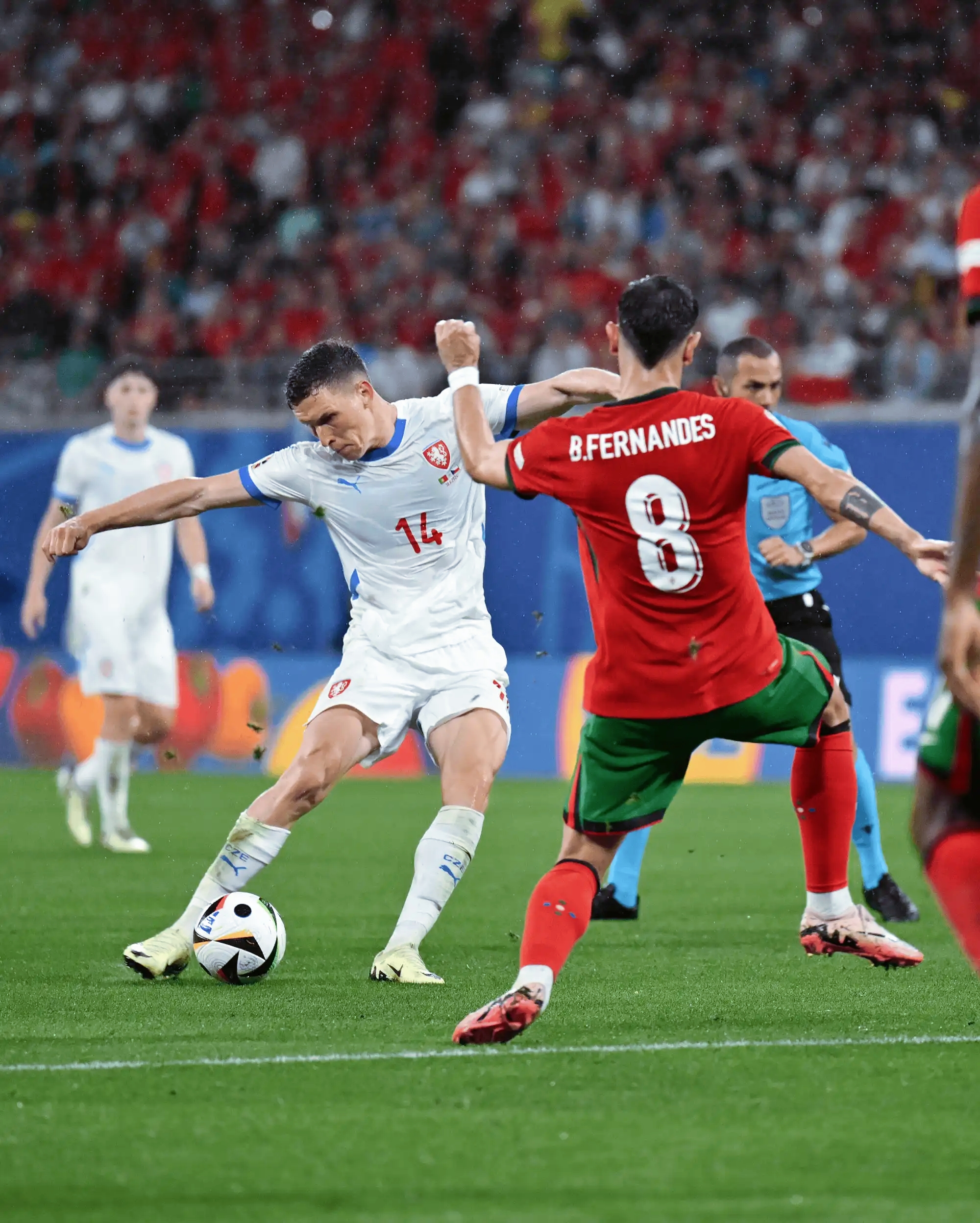 欧洲杯赛事精彩瞬间盘点,年度回顾震撼登场的简单介绍 欧洲杯赛事精彩瞬间盘点,年度回顾震撼登场的简单介绍