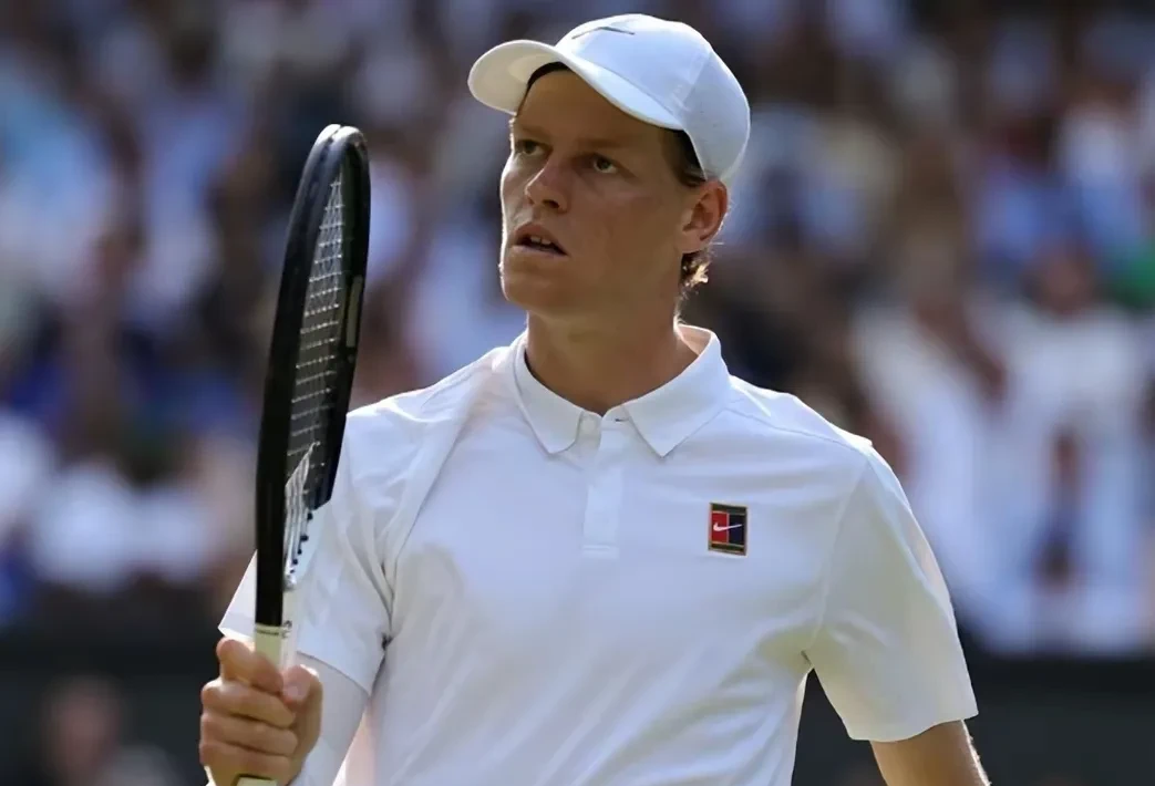 黑白直播体育-年终总决赛轻取拉沃尔杯，辛纳带队取胜