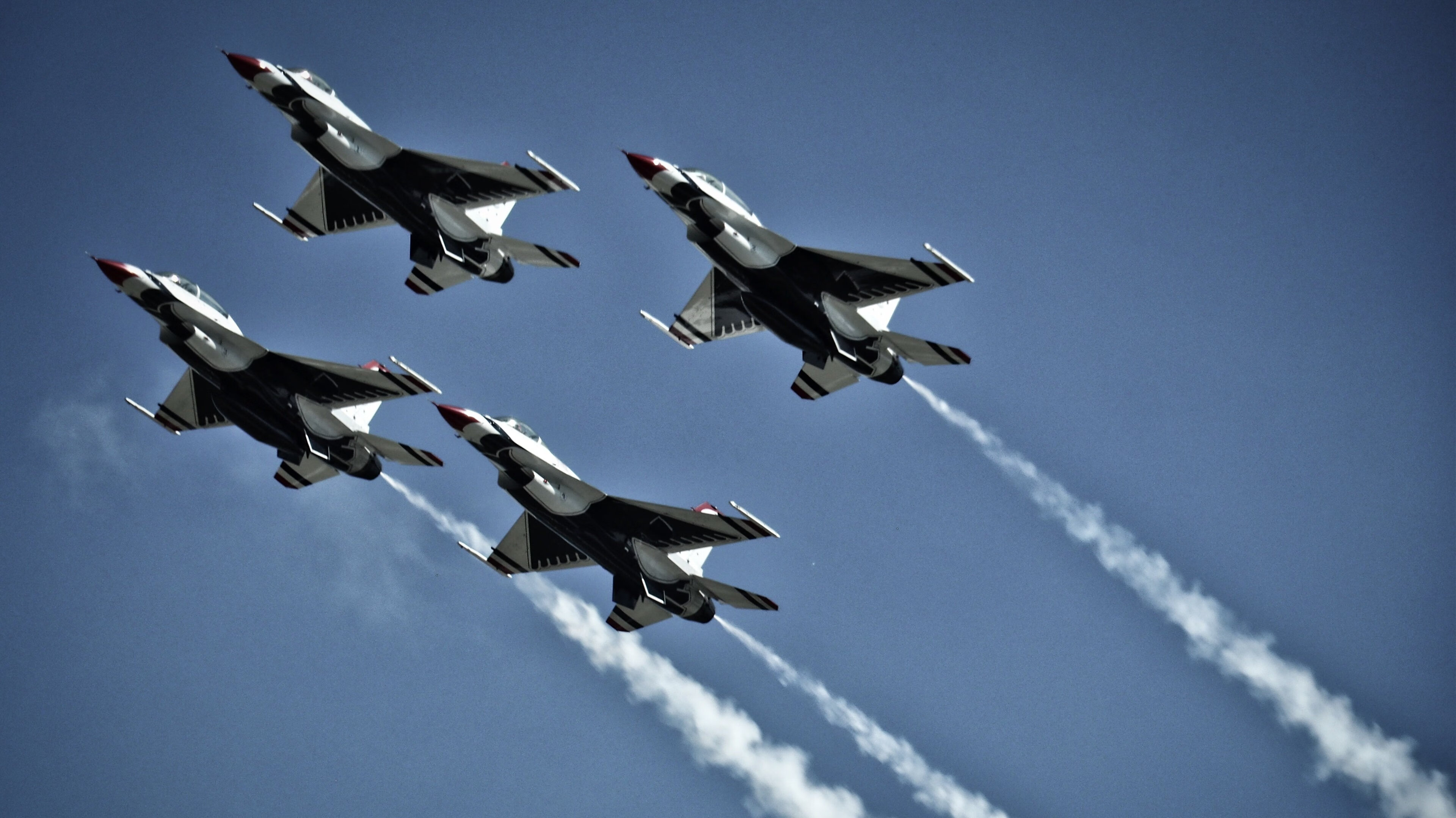 掌控棋局，当战术枷锁遇上统治级大脑