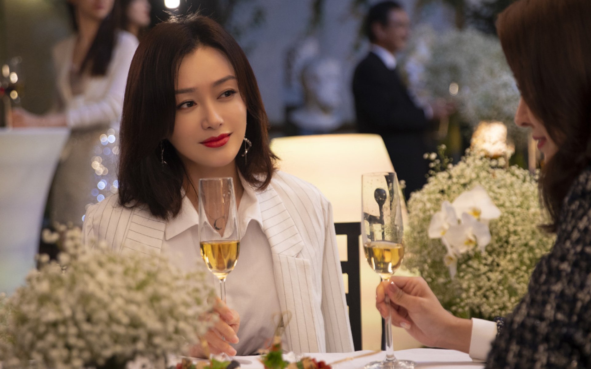 跨越大陆的足球狂想，当孙兴慜照亮亚洲夜空，哥伦比亚铁蹄踏平突尼斯