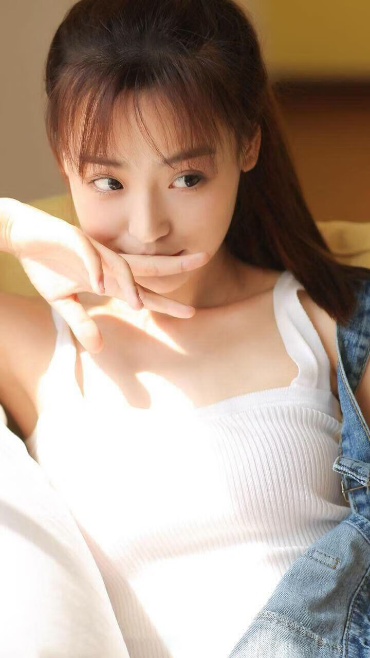 黑白直播nba-绿茵场与赛道的战略交响，卡塔尔战术压制伊朗与凯恩F1年度争冠的接管艺术