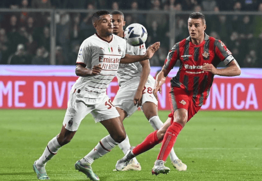 黑白直播免费体育直播-拜仁强势晋级澳大利亚,孔德在意甲焦点战接管比赛